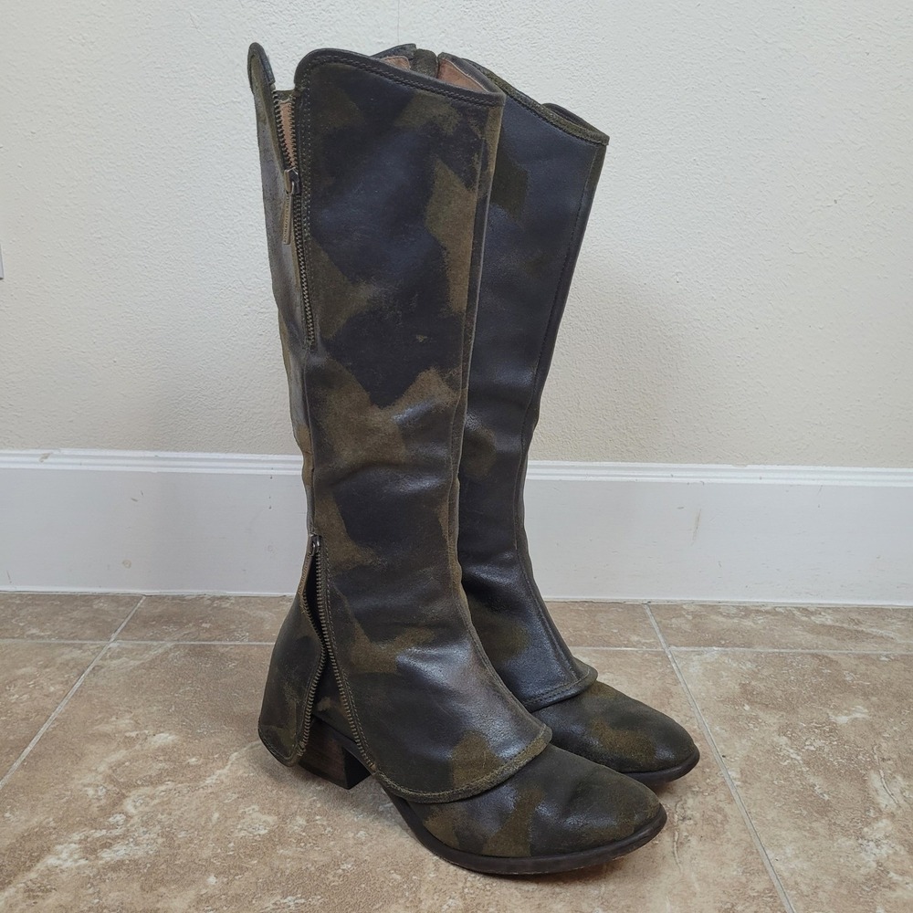 Donald J. Pliner Boots 10M Green Camo Suede Leather Tall Zip Devi Steampunk